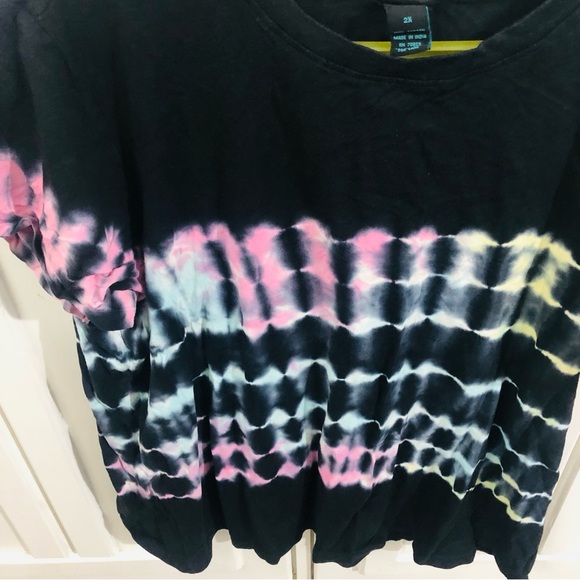 Black tie dye tshirt - Picture 2 of 5